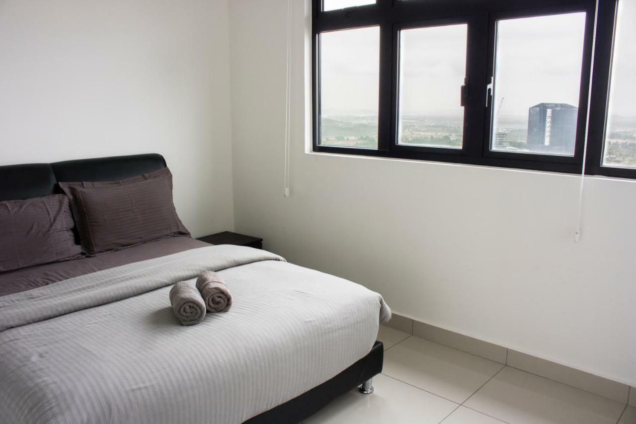 Ashton Meridin Suites Nusajaya  Exterior photo